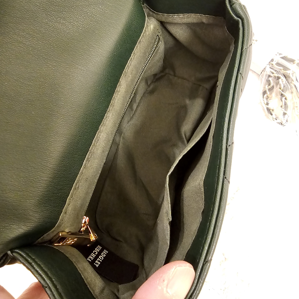 ⭐NWT Badgley Mischka Green Quilted Crossbody with Pearl and Gold Studded Accents - Picture 6 of 8